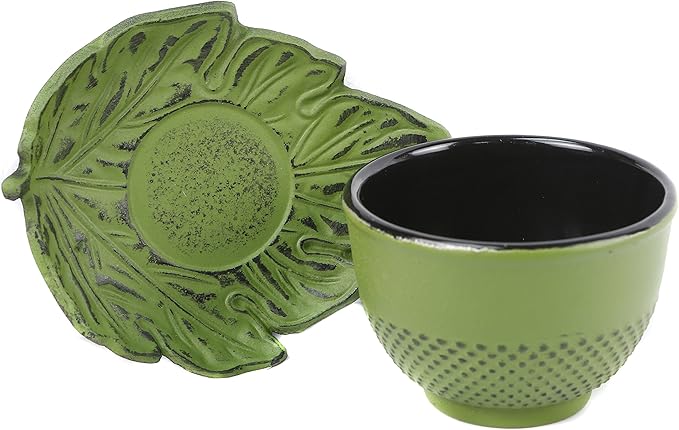 Nail-head cup with leaf saucer